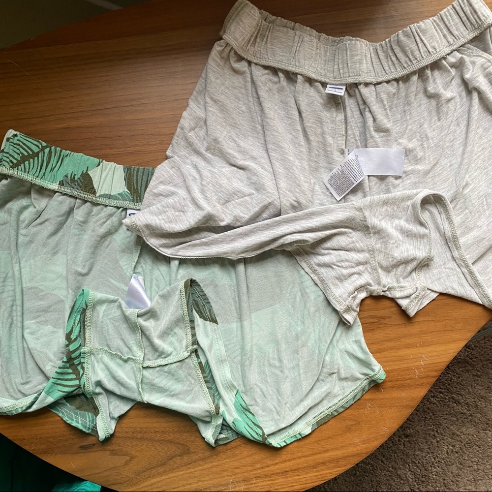 Old Navy SET of 100% Cotton Shorts - Picture 5 of 8